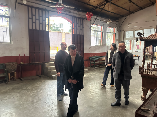 2026年2月13日,温泉街道纪工委书记带队,汤边社区工作人员及网格员配合,对辖区内养老服务中心、民宗场所开展节前安全生产专项检查。 (1) 永利皇宫