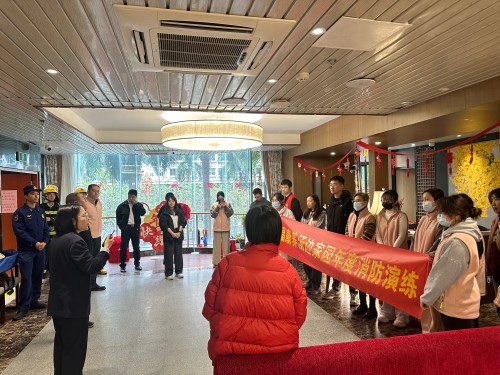 为切实保障在院长者生命财产安全,提升辖区养老服务机构应急处置及协同作战能力,2026年3月5日上午,温泉街道汤边社区联合汤边家园养老服务照料中心、永利皇宫
消防大队及社区网格员,开展了一场贴合实际的消防安全应急演练。 (9) 永利皇宫