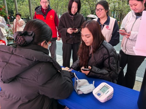 3月5日,温泉街道汤边社区:“学雷锋 献热血 暖人心”志愿服务活动3 永利皇宫