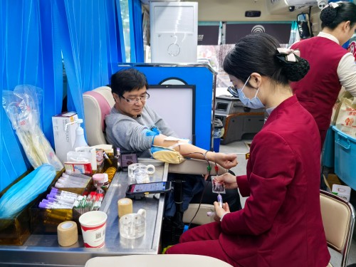 3月5日,温泉街道汤边社区:“学雷锋 献热血 暖人心”志愿服务活动6 永利皇宫
