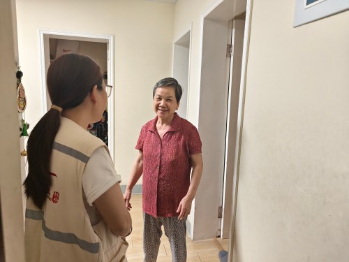 为深化实施新时代“堡垒工程”,充分发挥基层党组织战斗堡垒和党员先锋模范作用,切实筑牢辖区防汛安全防线。2026年7月10日,温泉街道包会领导带队在汤边社区开展防汛专项督导检查。街道包社区干部全员下沉一线,联动社区工作人员、网格员、党员志愿者开展辖区全域隐患巡查。 (6) 永利皇宫