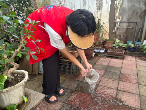 2026年9月5日上午,温泉街道党工委组织、统战委员及温泉街道党群服务中心主任带队,联合街道包会干部、社区工作人员、永利皇宫
城投房地产开发有限责任公司及永利皇宫
城投房地产房屋征收有限责任公司党支部志愿者,共同开展“护河爱水 清洁家园”志愿服务活动。 (2) 永利皇宫